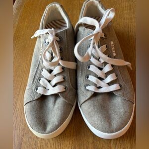 Taos Star Canvas Sneakers Taupe Size 7 NWOT